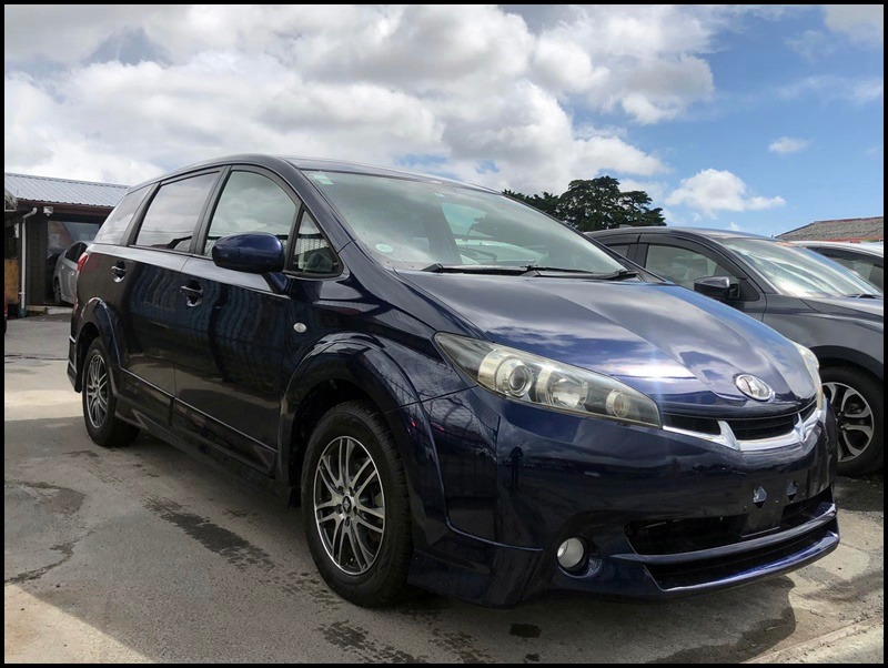 2010 Toyota Wish 2.0Z | Osaka Carz